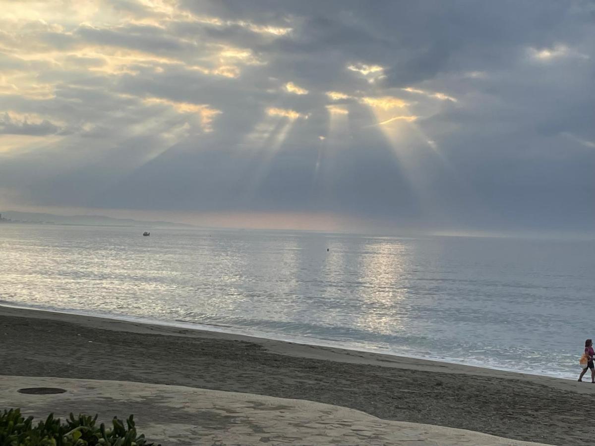 El Lobo De Mar エステポナ エクステリア 写真